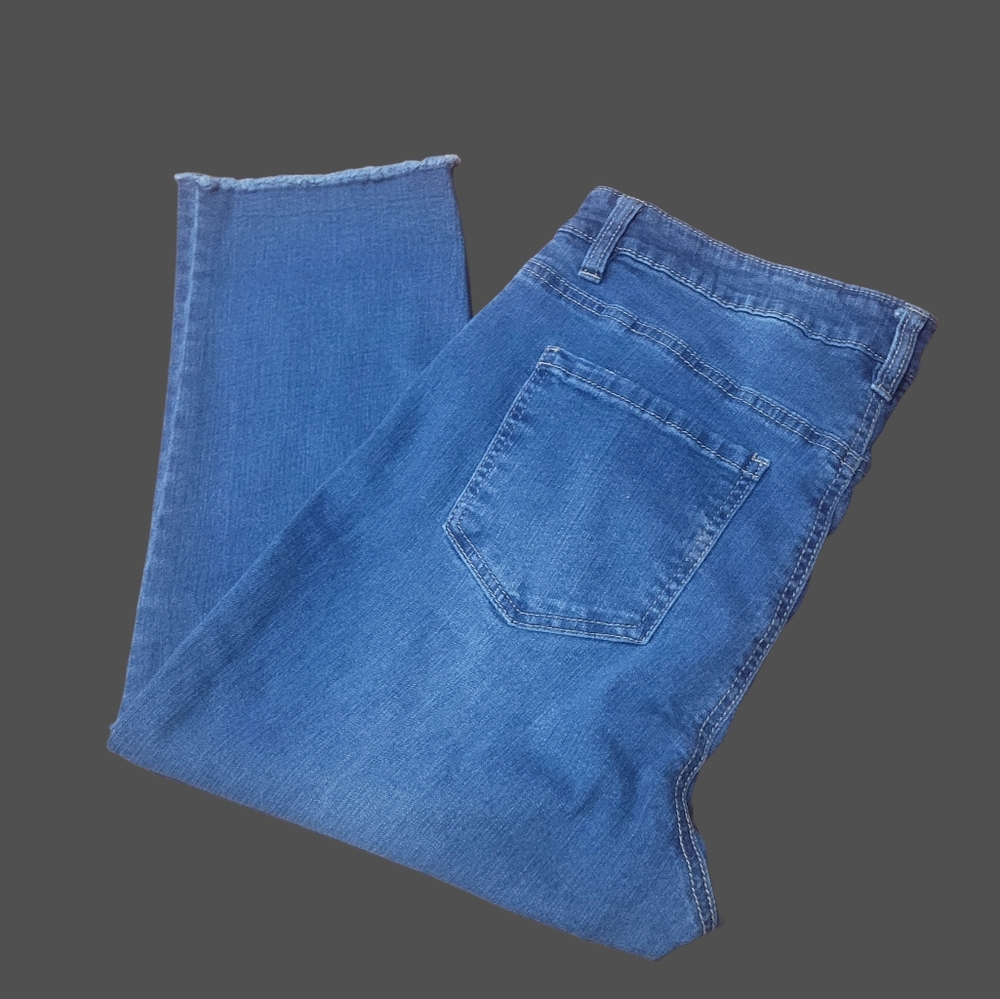 d. jeans Women's Ankle Cropped Jeans in Blue